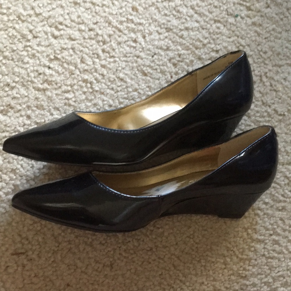 Black Bandolino pumps